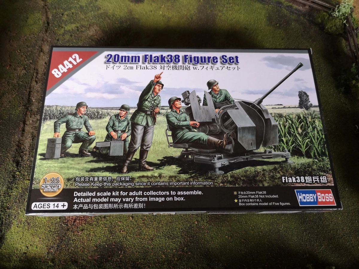 Hobbyboss 135 Scale German 20mm Flak 38 Figure Set